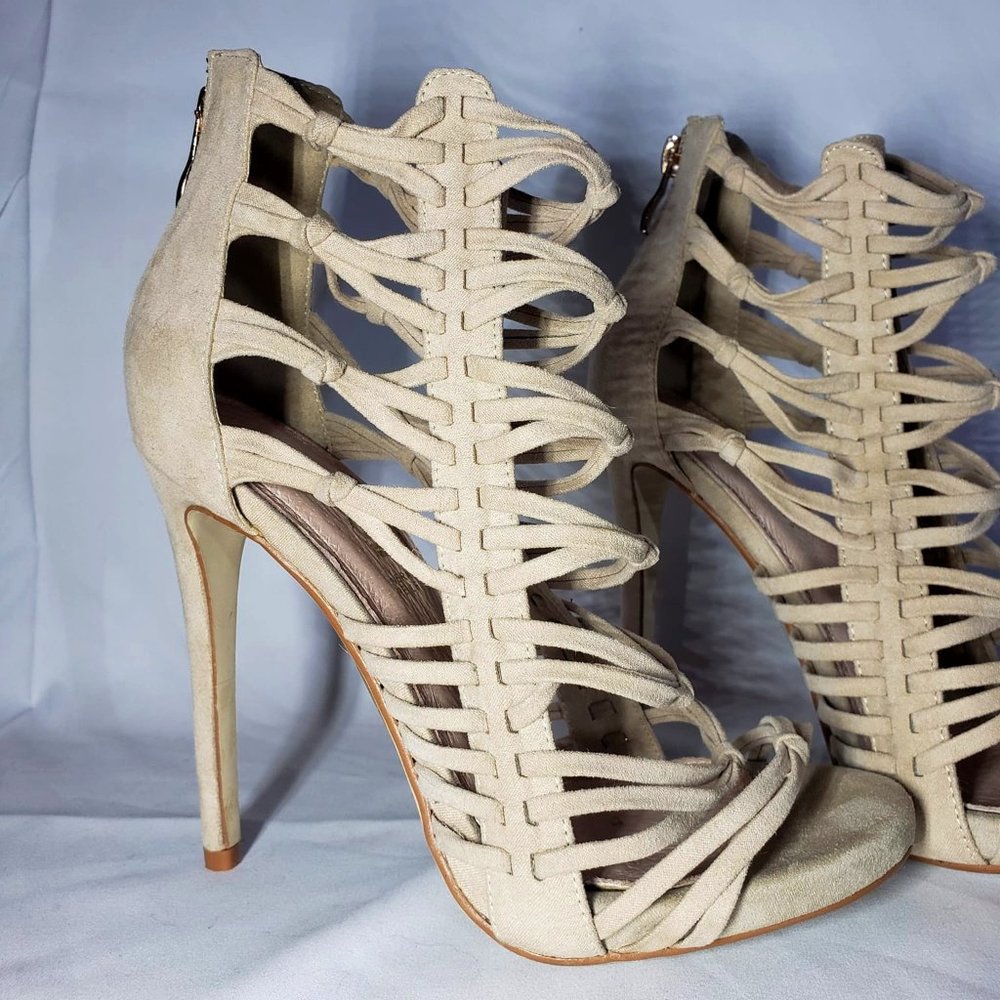 Sultry Cream Suede Strappy Sandals Sz 7